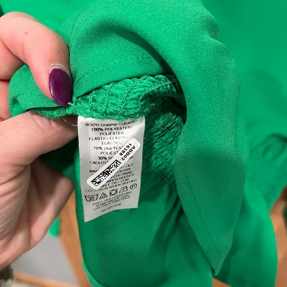 Ann Taylor green ladies blouse/top- size medium - Picture 6 of 6